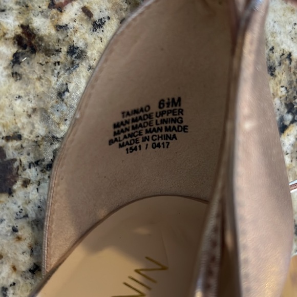 Nine West Ladies Pumps - Picture 5 of 6